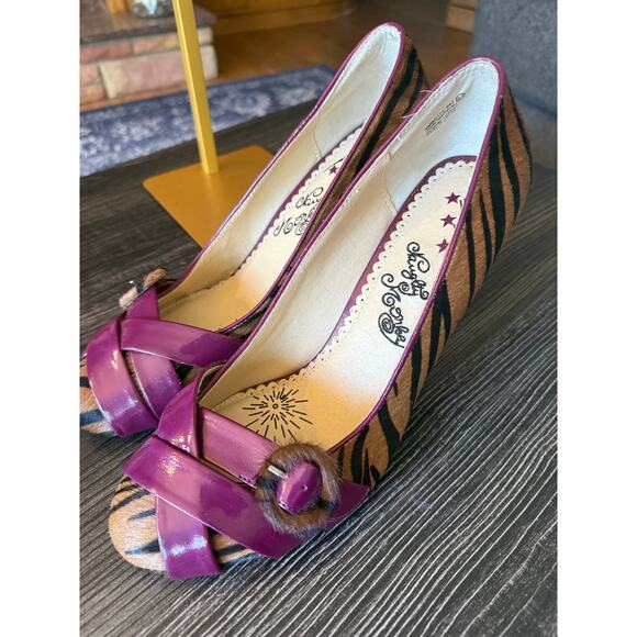 Vintage Naughty Monkey Purple Animal Print Heels with Mini Buckle Sz. 9.5 - Picture 4 of 7